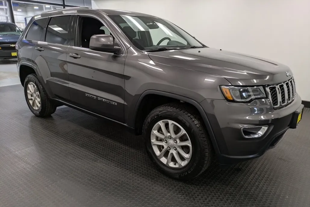 2021 Jeep Grand Cherokee Laredo E photo 1