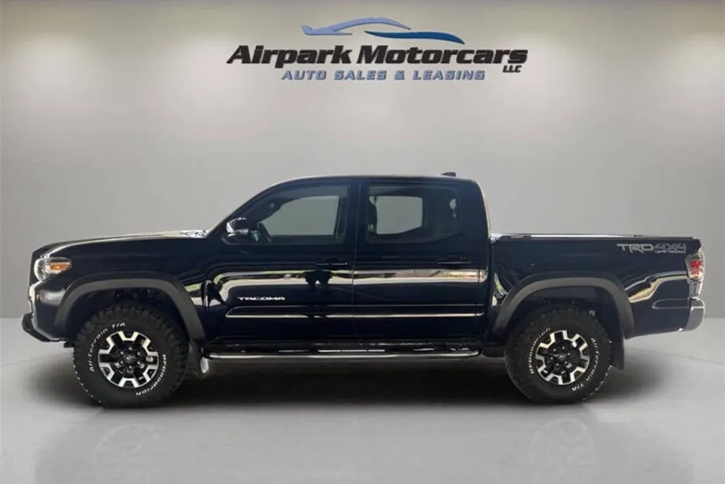 2023 Toyota Tacoma TRD Off-Road photo 1