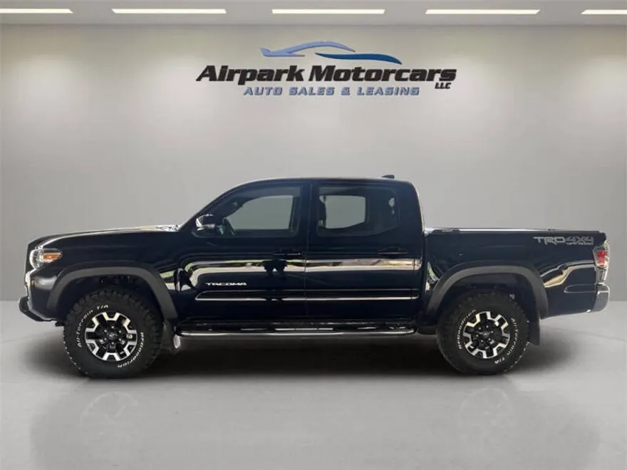 2023 Toyota Tacoma TRD Off-Road photo 1