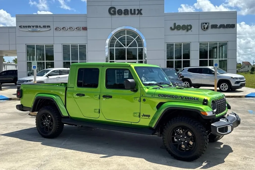 2025 Jeep Gladiator Sport photo 1