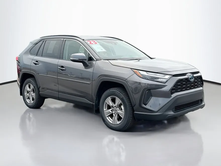 2023 Toyota RAV4 Hybrid XLE photo 1