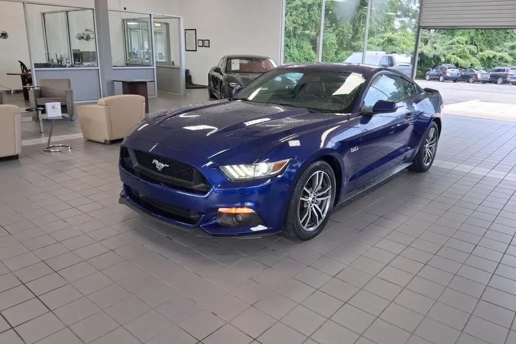 2016 Ford Mustang GT Premium photo 1