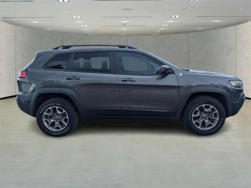 2022 Jeep Cherokee Trailhawk photo 1