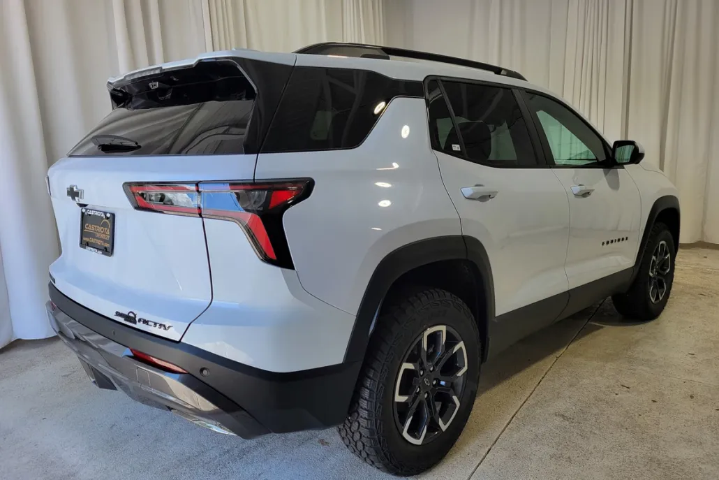 2026 Chevrolet Equinox ACTIV photo 1