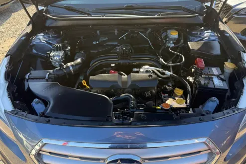 2016 Subaru Outback Limited photo 2