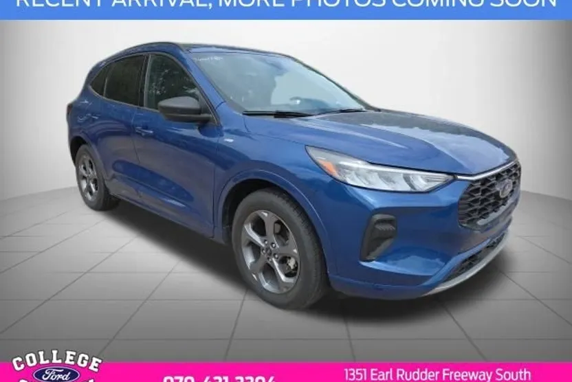 2023 Ford Escape ST-Line photo 1