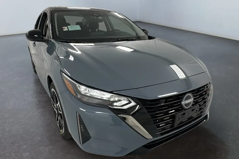 2025 Nissan Sentra SR photo 1