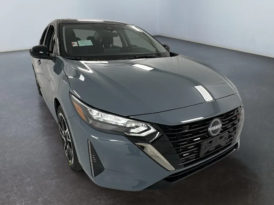2025 Nissan Sentra SR photo 1