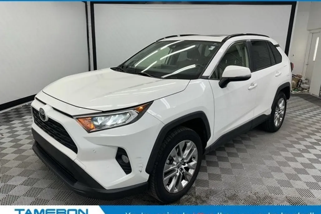 2020 Toyota RAV4 XLE Premium photo 1