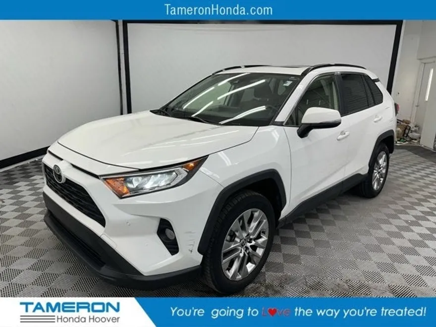 2020 Toyota RAV4 XLE Premium photo 1