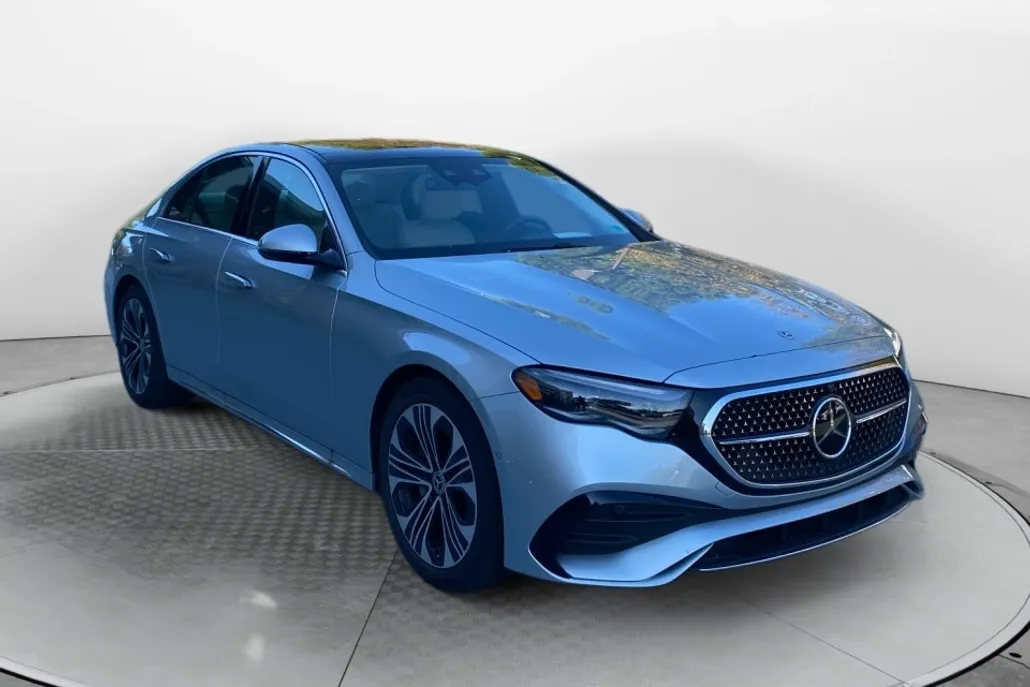2025 Mercedes Benz E 350 4MATIC photo 1