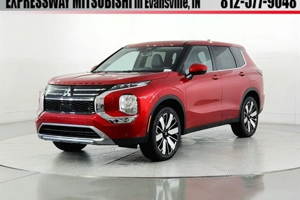2025 Mitsubishi Outlander SE photo 1