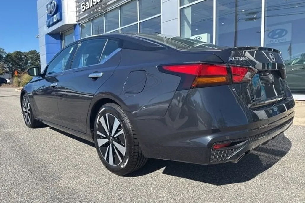2019 Nissan Altima 2.5 SV photo 1