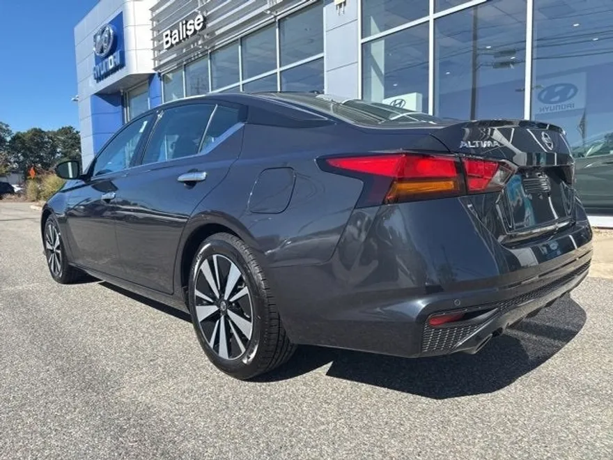 2019 Nissan Altima 2.5 SV photo 1