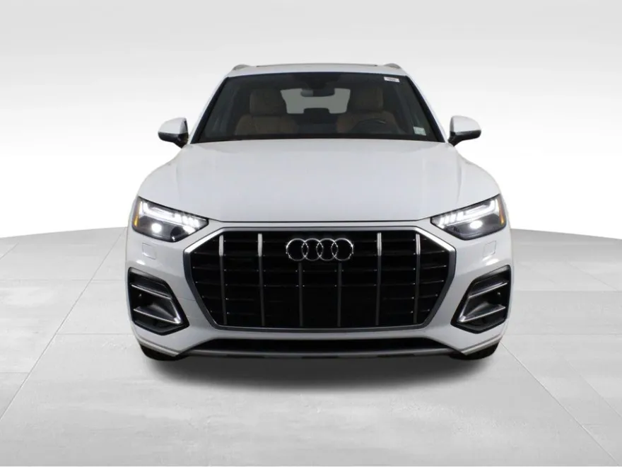 2021 Audi Q5 45 Prestige photo 1