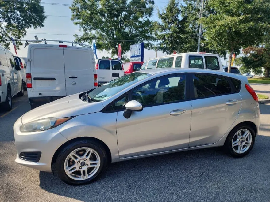 2019 Ford Fiesta SE photo 1