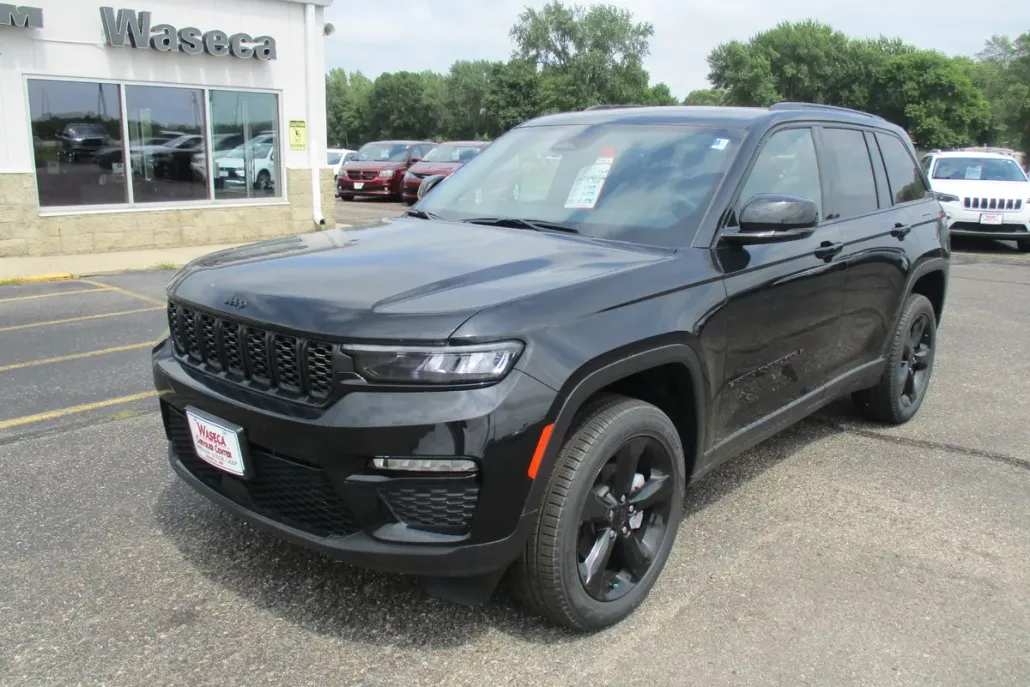 2025 Jeep Grand Cherokee Limited photo 1