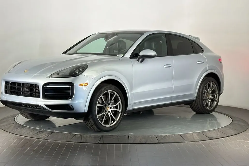 2023 Porsche Cayenne Coupe photo 1