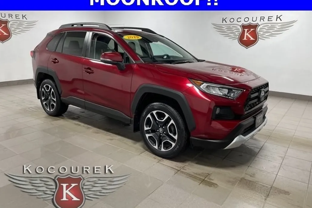 2019 Toyota RAV4 Adventure photo 1