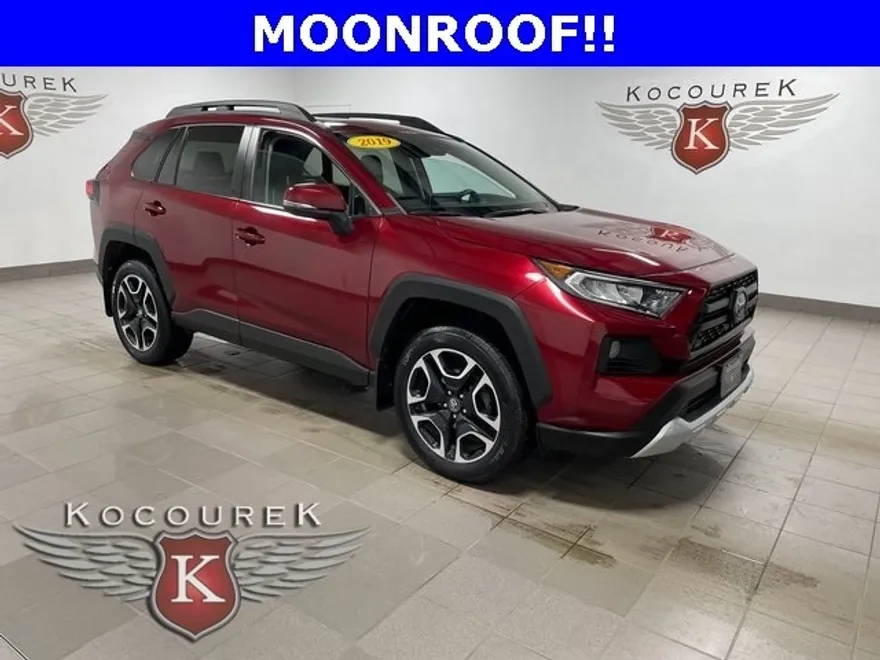 2019 Toyota RAV4 Adventure photo 1