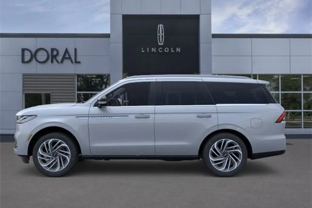 2025 Lincoln Navigator Reserve photo 1