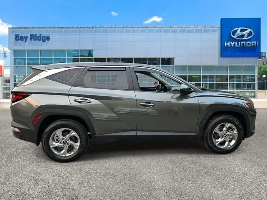 2023 Hyundai Tucson SE photo 1