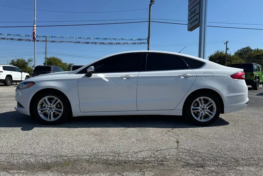 2018 Ford Fusion SE photo 1