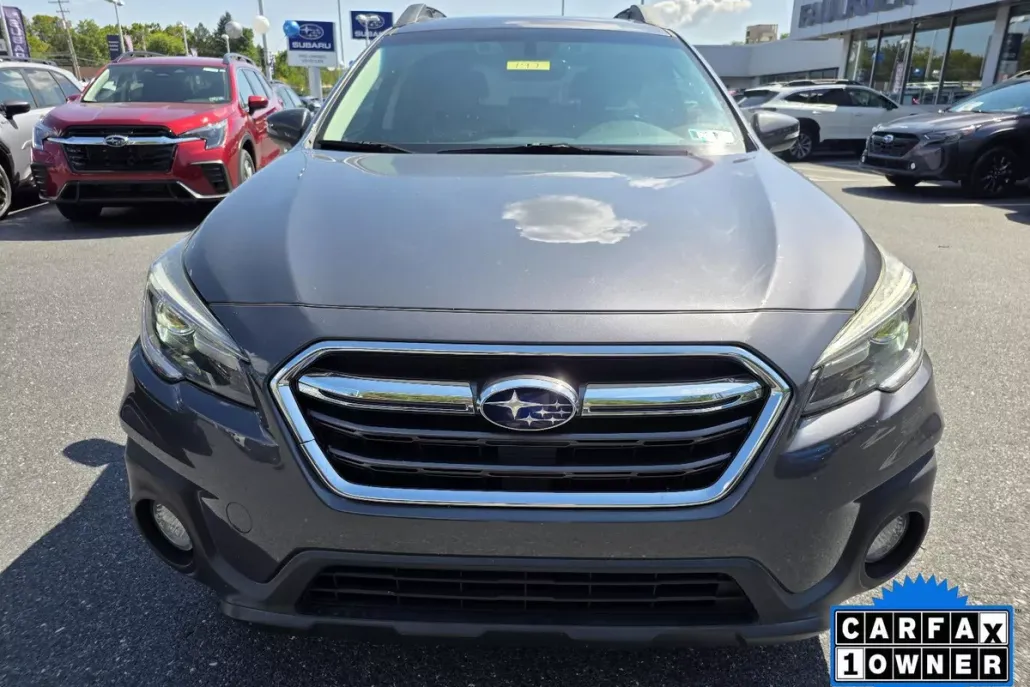 2018 Subaru Outback Limited photo 1