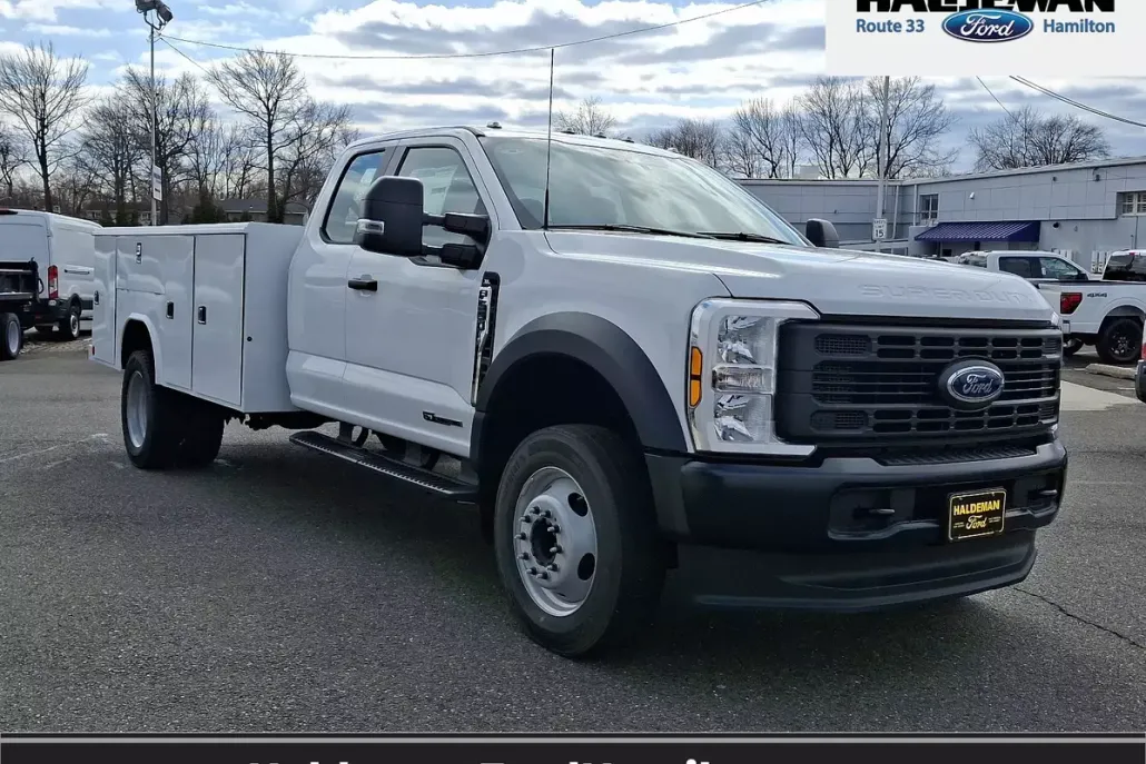 2024 Ford F-550 photo 1