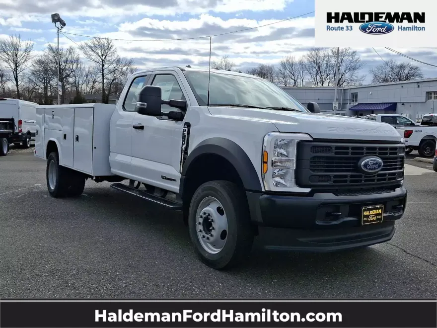 2024 Ford F-550 photo 1