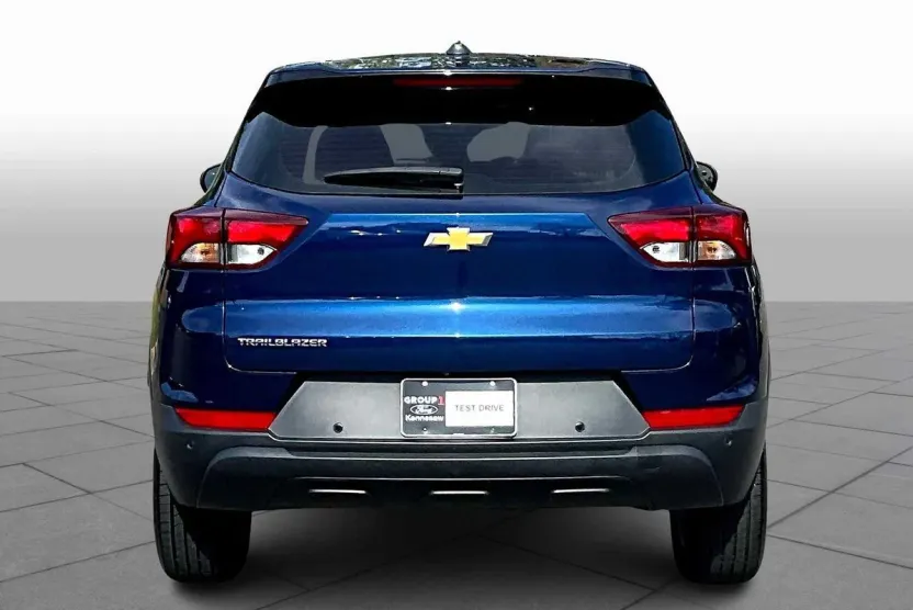 2023 Chevrolet Trailblazer LS photo 1