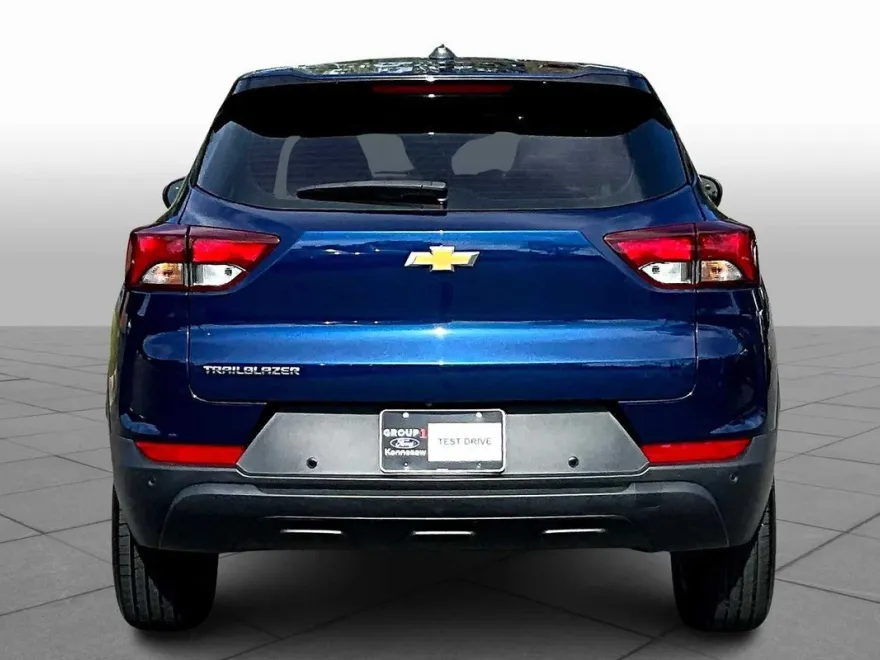 2023 Chevrolet Trailblazer LS photo 1