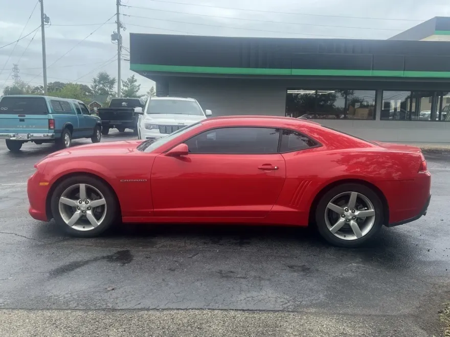 2015 Chevrolet Camaro 1LT photo 1