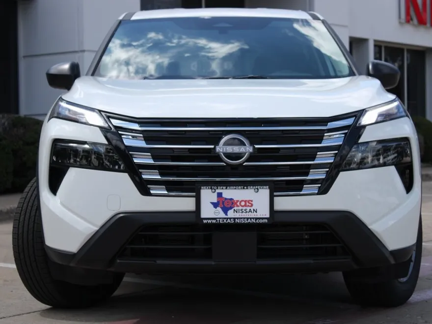 2025 Nissan Rogue S photo 3