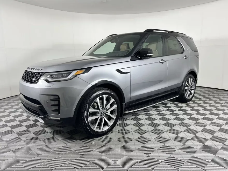2025 Land Rover Discovery P300 Dynamic SE photo 1