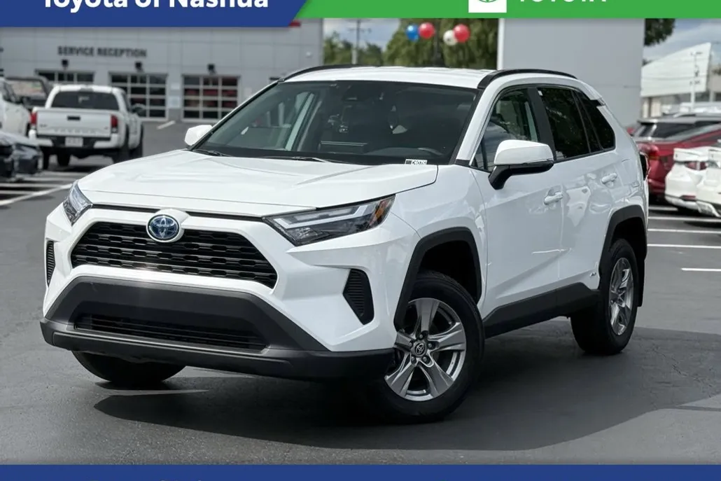2024 Toyota RAV4 Hybrid XLE photo 1