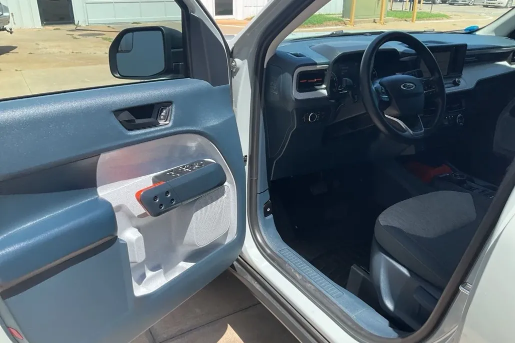 2022 Ford Maverick XLT photo 1