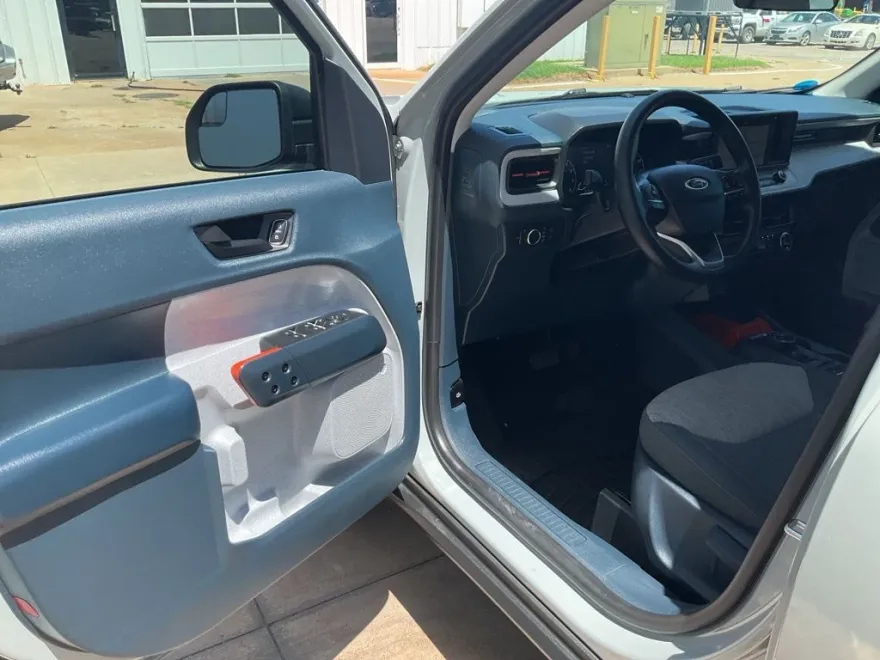 2022 Ford Maverick XLT photo 1