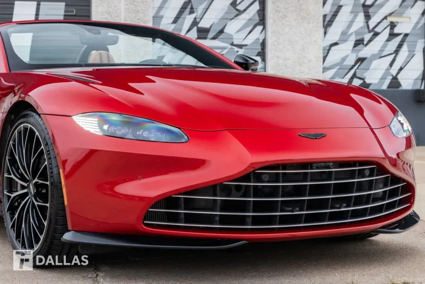 2023 Aston Martin Vantage Roadster photo 1