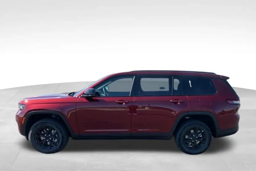2025 Jeep Grand Cherokee Altitude photo 1