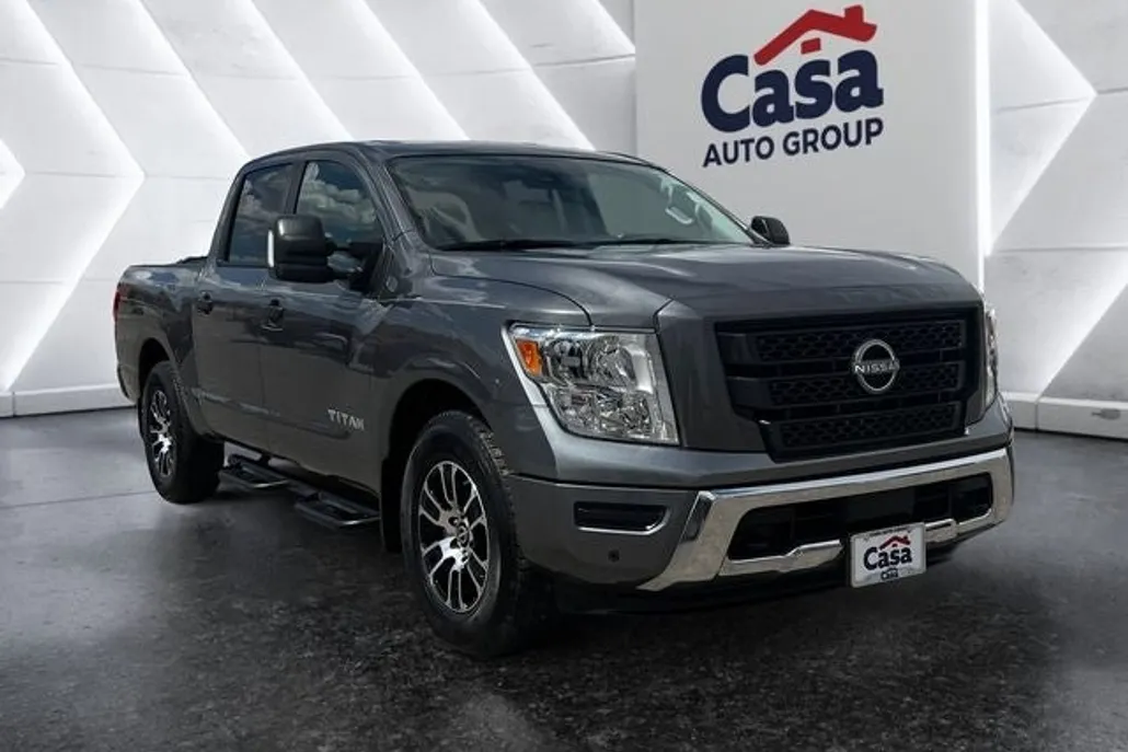 2024 Nissan Titan Crew Cab SV photo 1