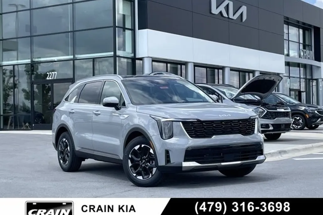 2025 Kia Sorento S photo 1