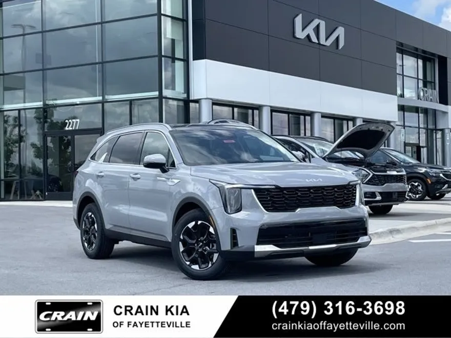 2025 Kia Sorento S photo 1