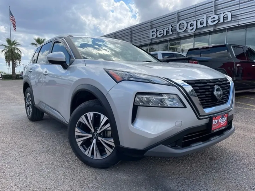 2023 Nissan Rogue SV photo 1