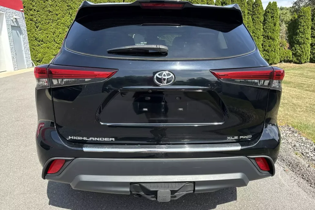 2020 Toyota Highlander XLE photo 1