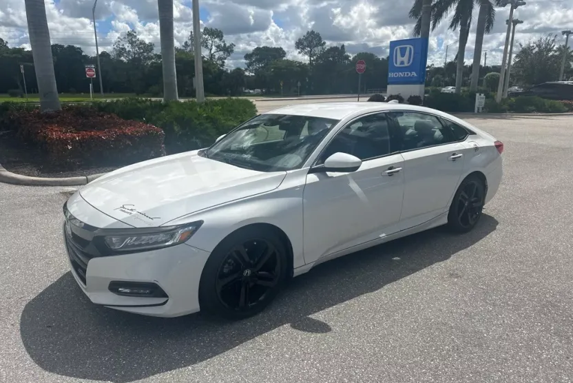 2020 Honda Accord Sport photo 1