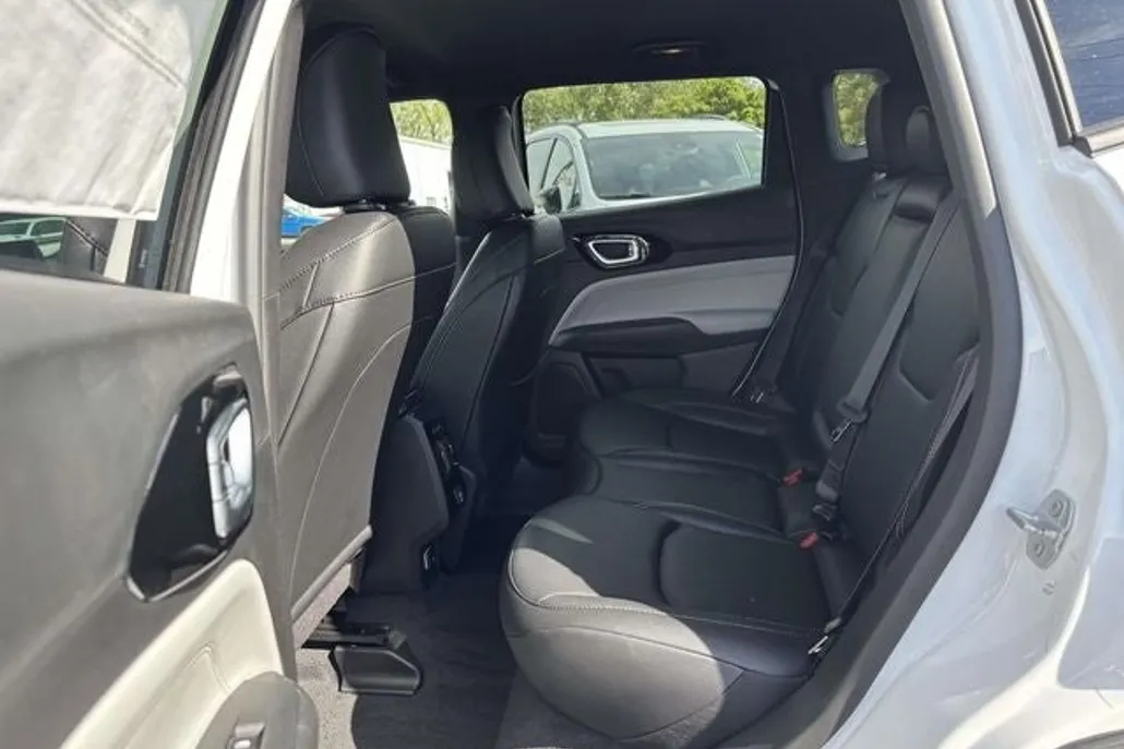 2026 Jeep Compass Limited Altitude photo 1