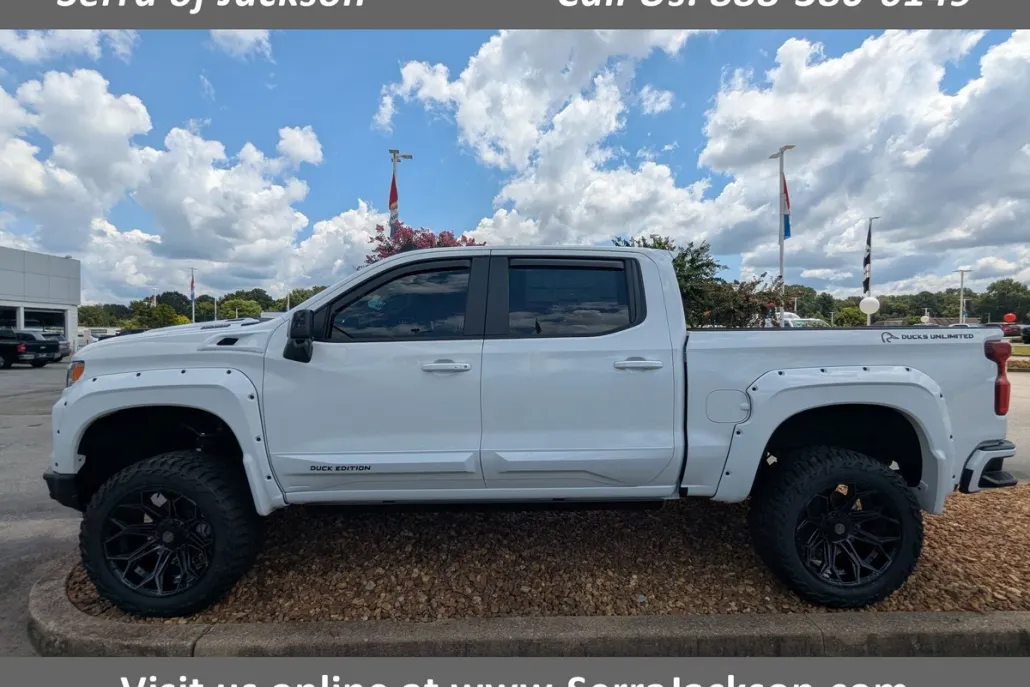 2025 Chevrolet Silverado 1500 photo 1