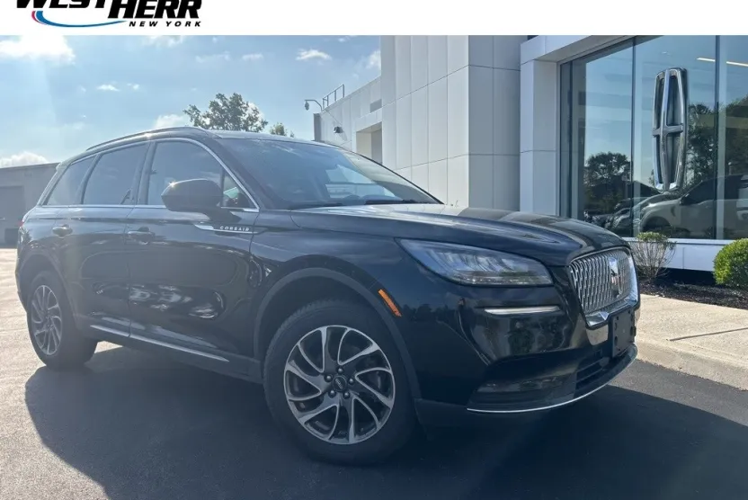 2022 Lincoln Corsair Standard photo 1