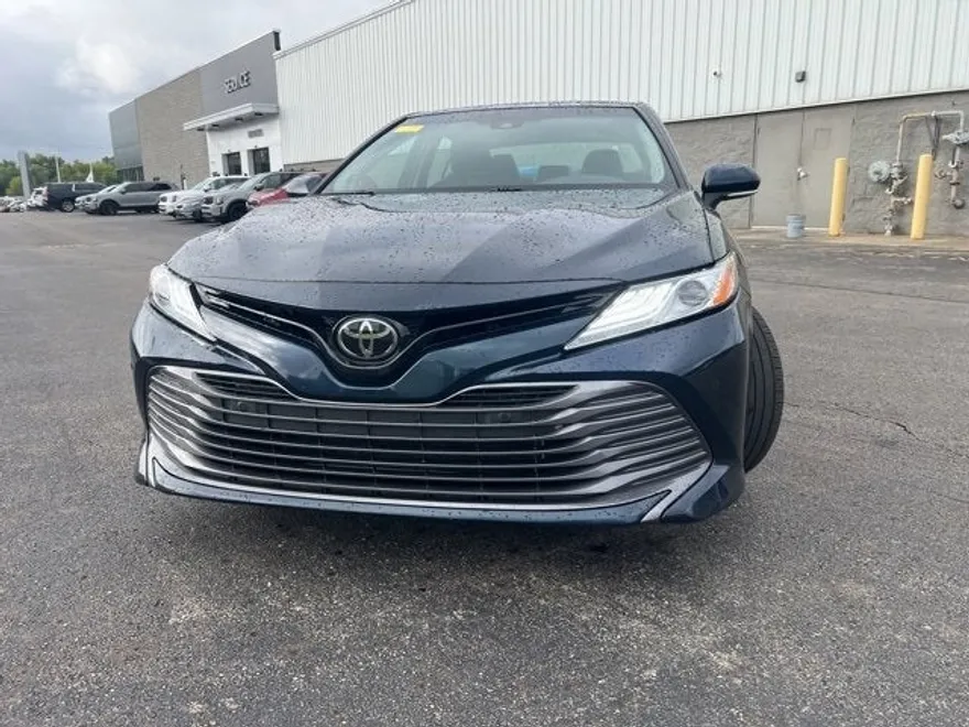 2018 Toyota Camry L photo 1